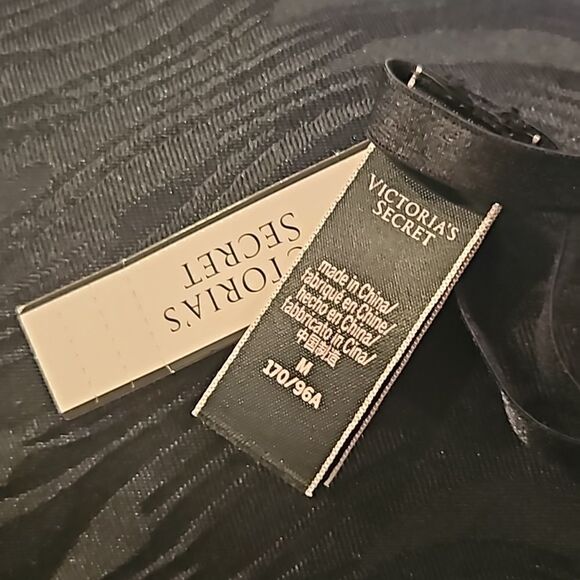 NWT Victoria's Secret Women's Chantilly Lace Cutout Plunge Teddy Black Sz M/M - Picture 4 of 4